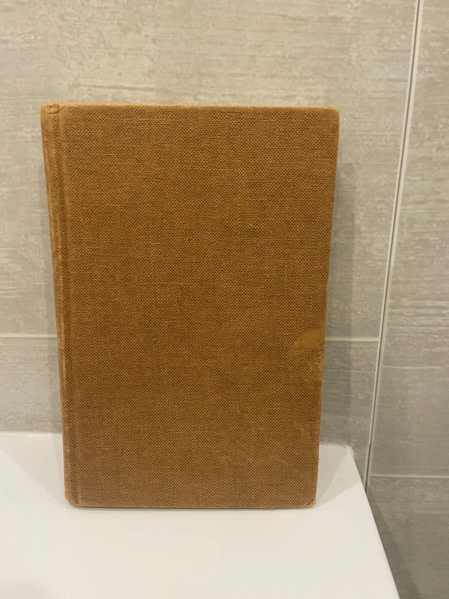 Is Glas Na Cnoic, by Seán 'Ac Fhionnlaoich (1977) - Image 2