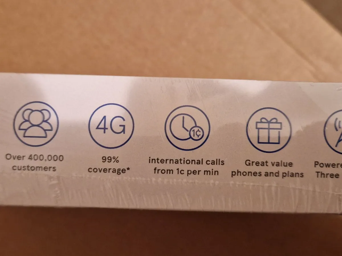 NEW in BOX, TCL40 SE Mobile Phone - Image 2