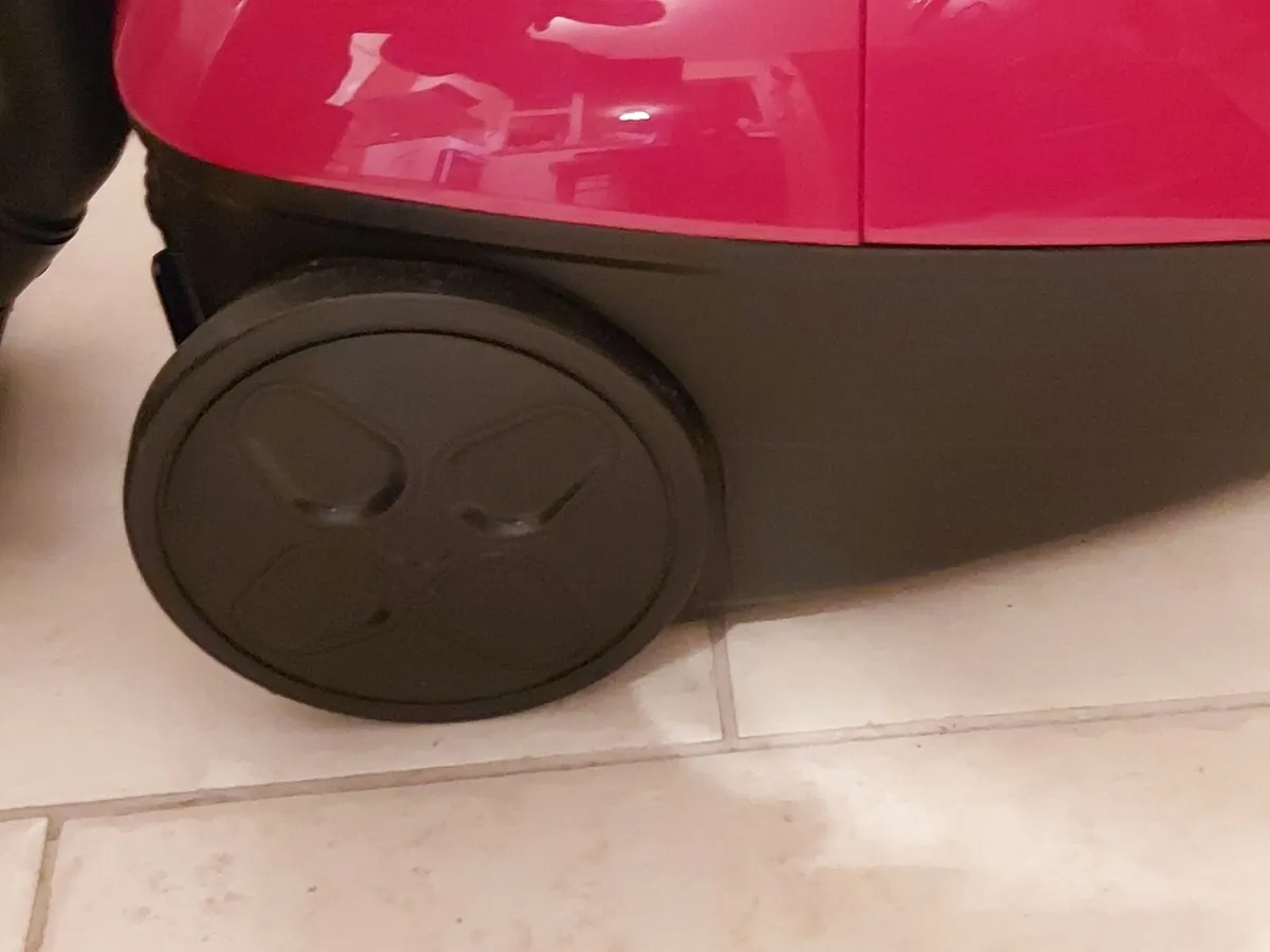 SONA Vacuum Cleaner, Great Suction - Image 3