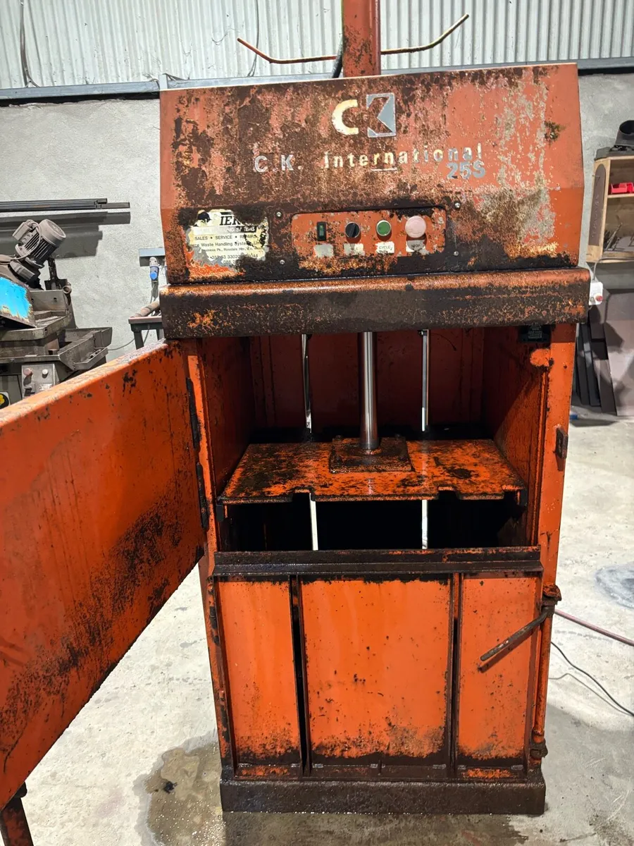 Card board compactor - Image 4