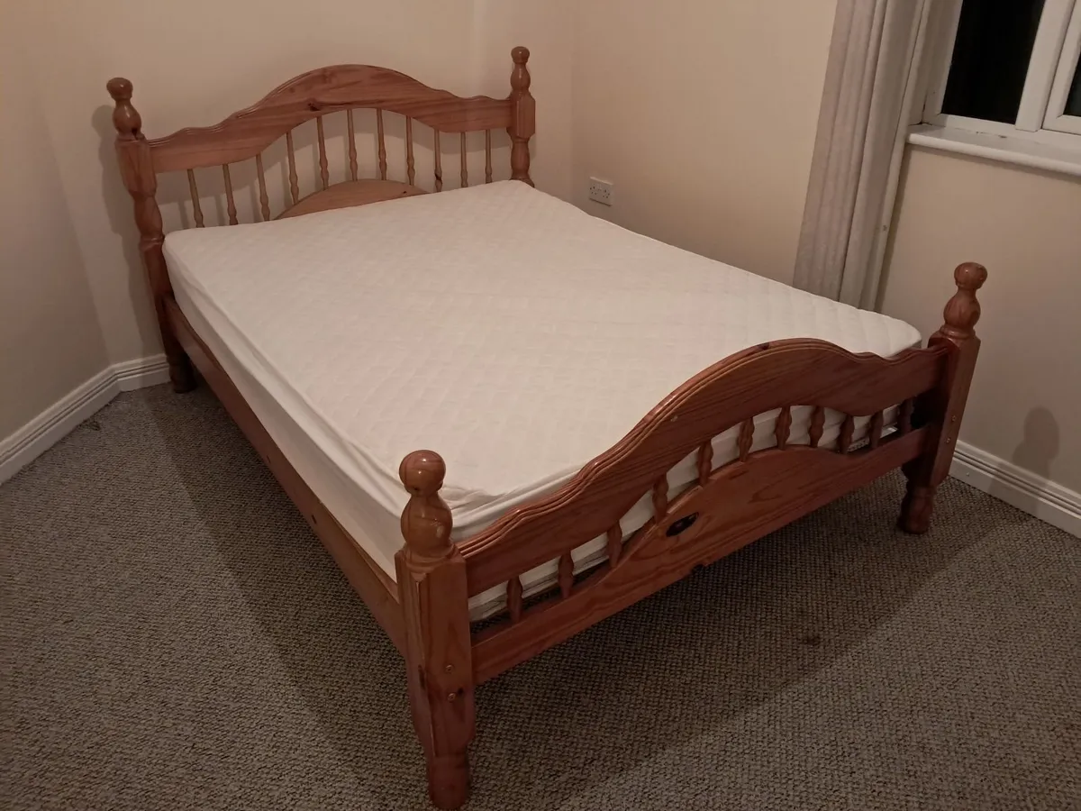Double bed (frame and mattress) - Image 1