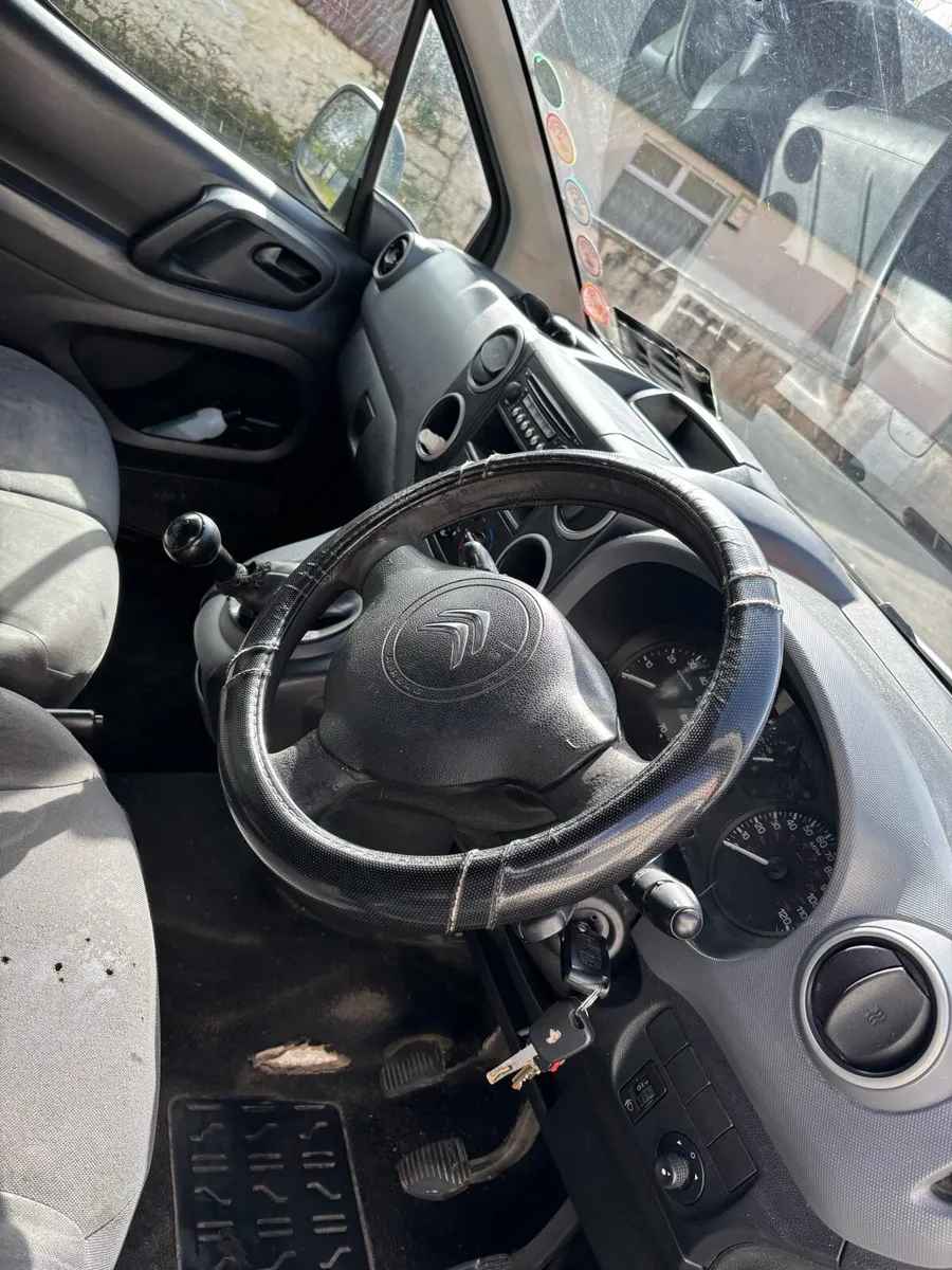 12 Citroen berlingo van - Image 4