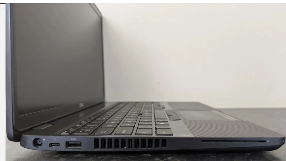 DELL Precision 3540 Gaming Laptop 15 i7 16GB 512GB - Image 4