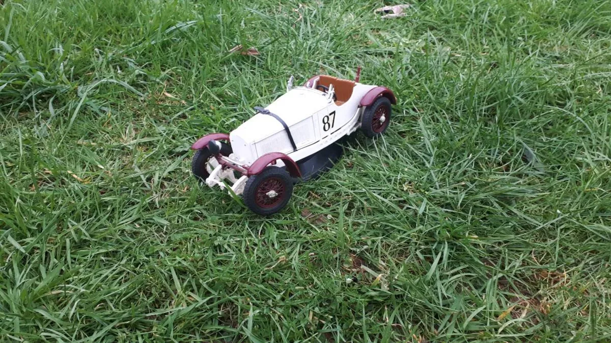 Mercedes Model - Image 1