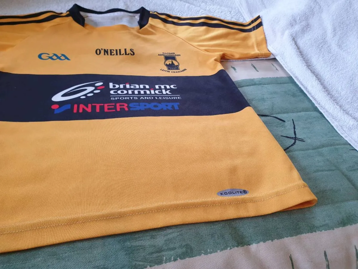 St Eunans Gaelic Football Home Jersey 2016 to 2017 - Image 3