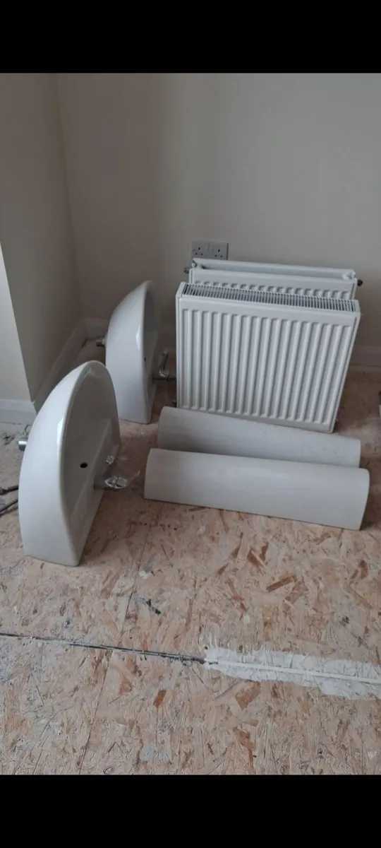 2 radiators and 2 handbasins - Image 1