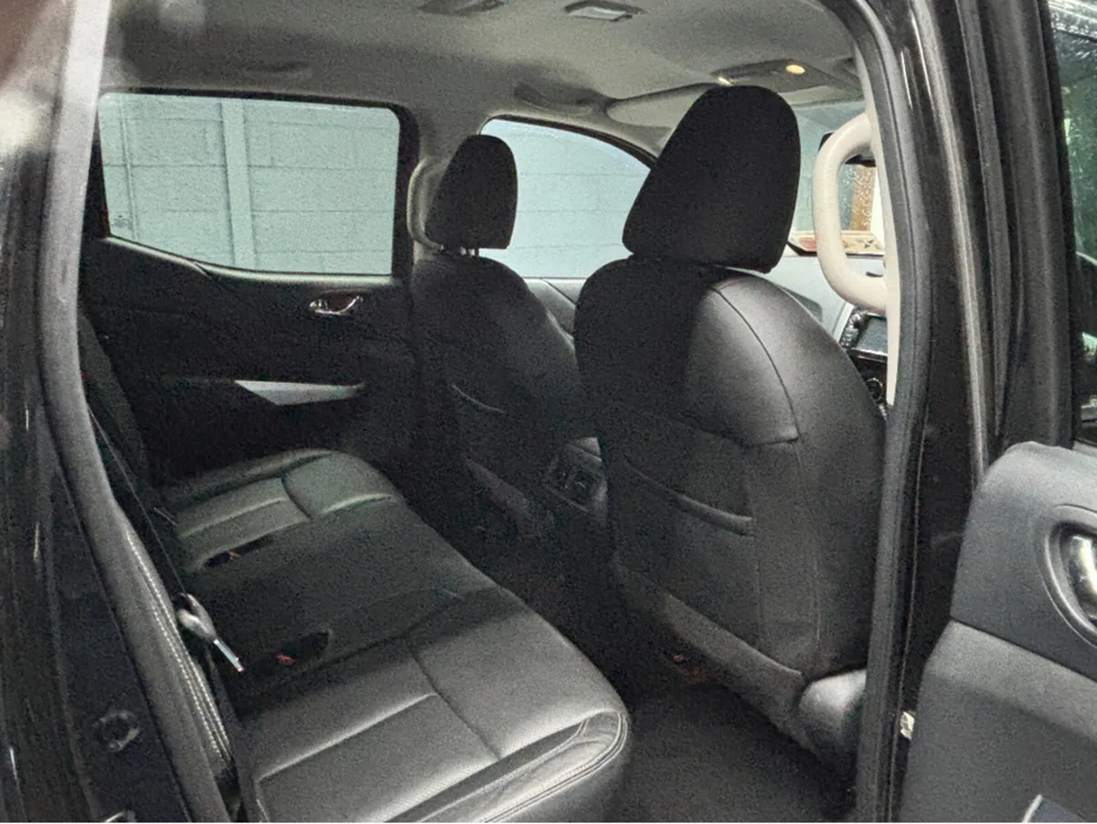 Nissan Navara 2.3 DCI TEKNA 4DR AUTO - Image 3