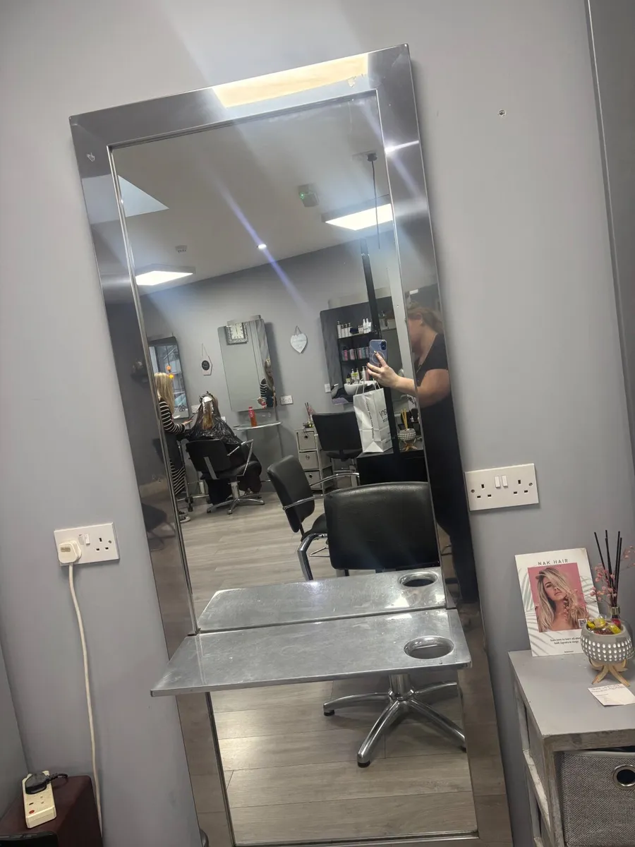 Salon Furniture - Image 2