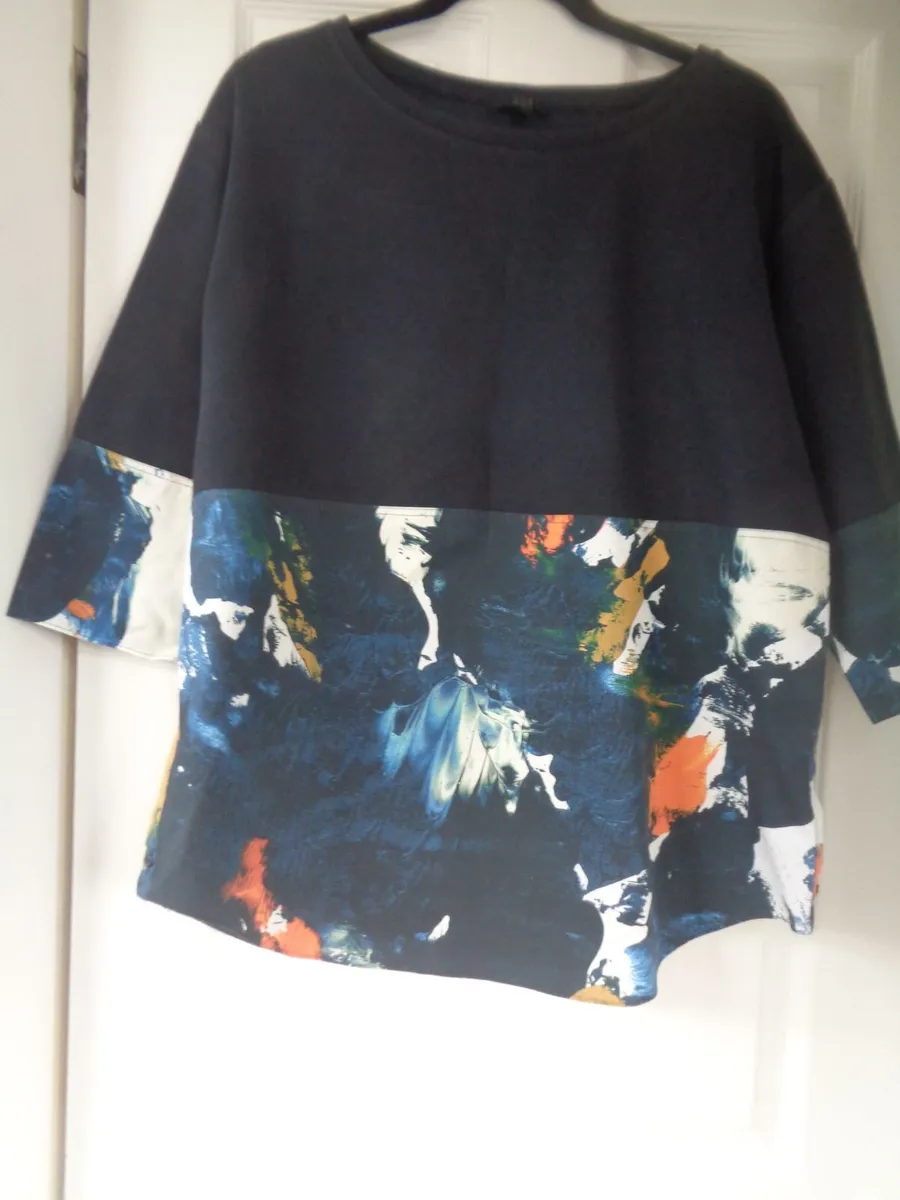 Cos Ladies Top for Sale - Image 3