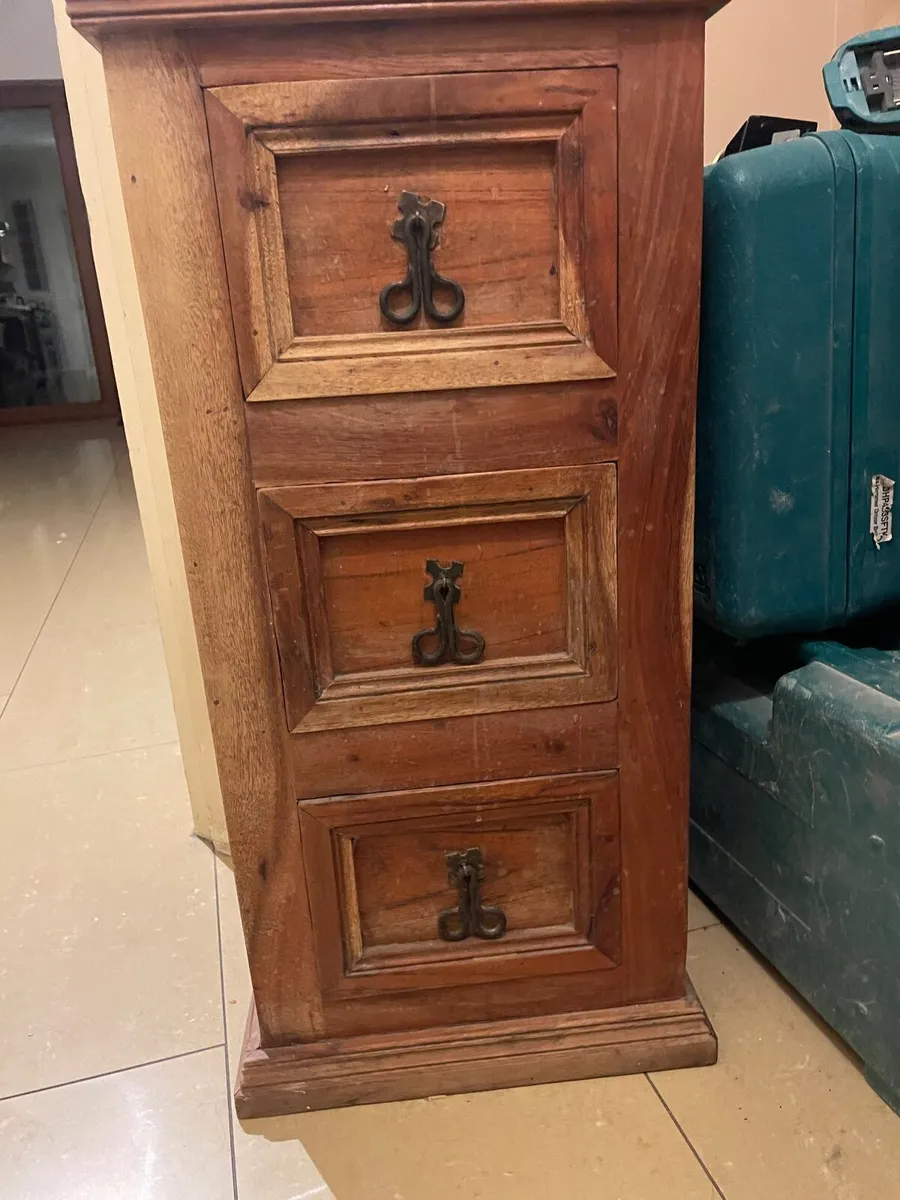 Mexican pine 3 drawer locker - Image 1