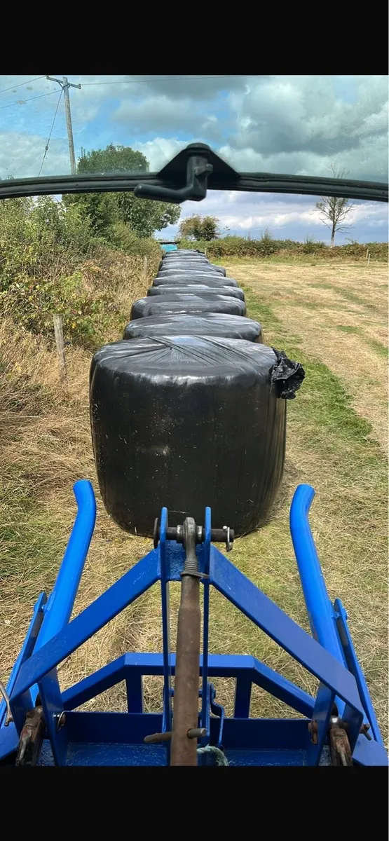 Round bales - Image 1