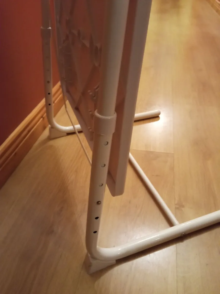 Foldable Table - Image 4