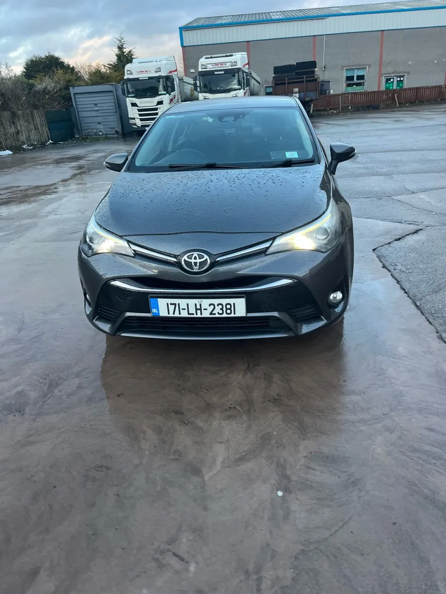 17 toyota Avensis 1.6 d4d - Image 1