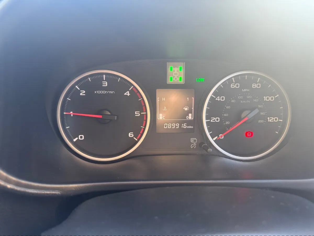 Mitsubishi L200 2015 - Image 2