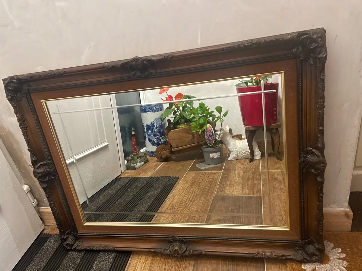VINTAGE MIRROR