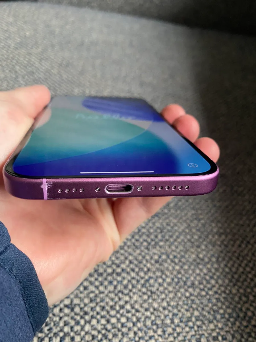 Apple IPhone 16 plus 128gb unlocked 97% battery - Image 1