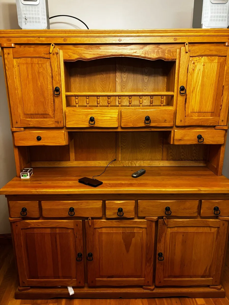 Household furniture - Image 1