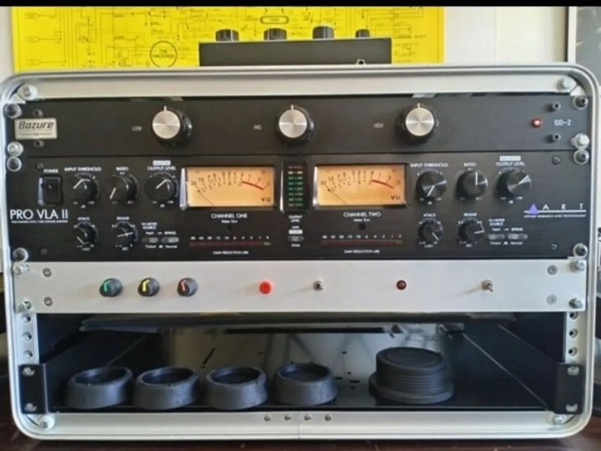 Bozure DJ Isolator // Klementz Dub Delay - Image 1