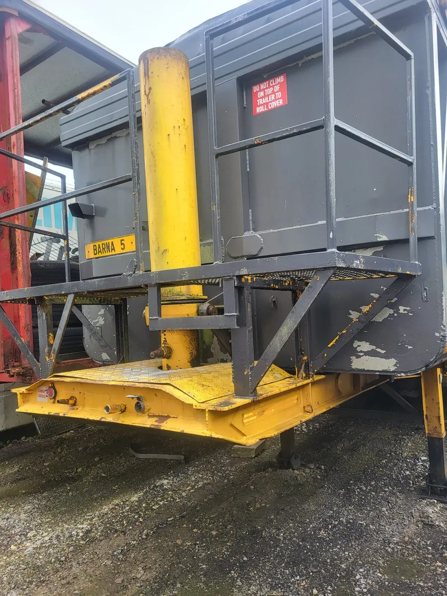 Tipping trailer - Image 1