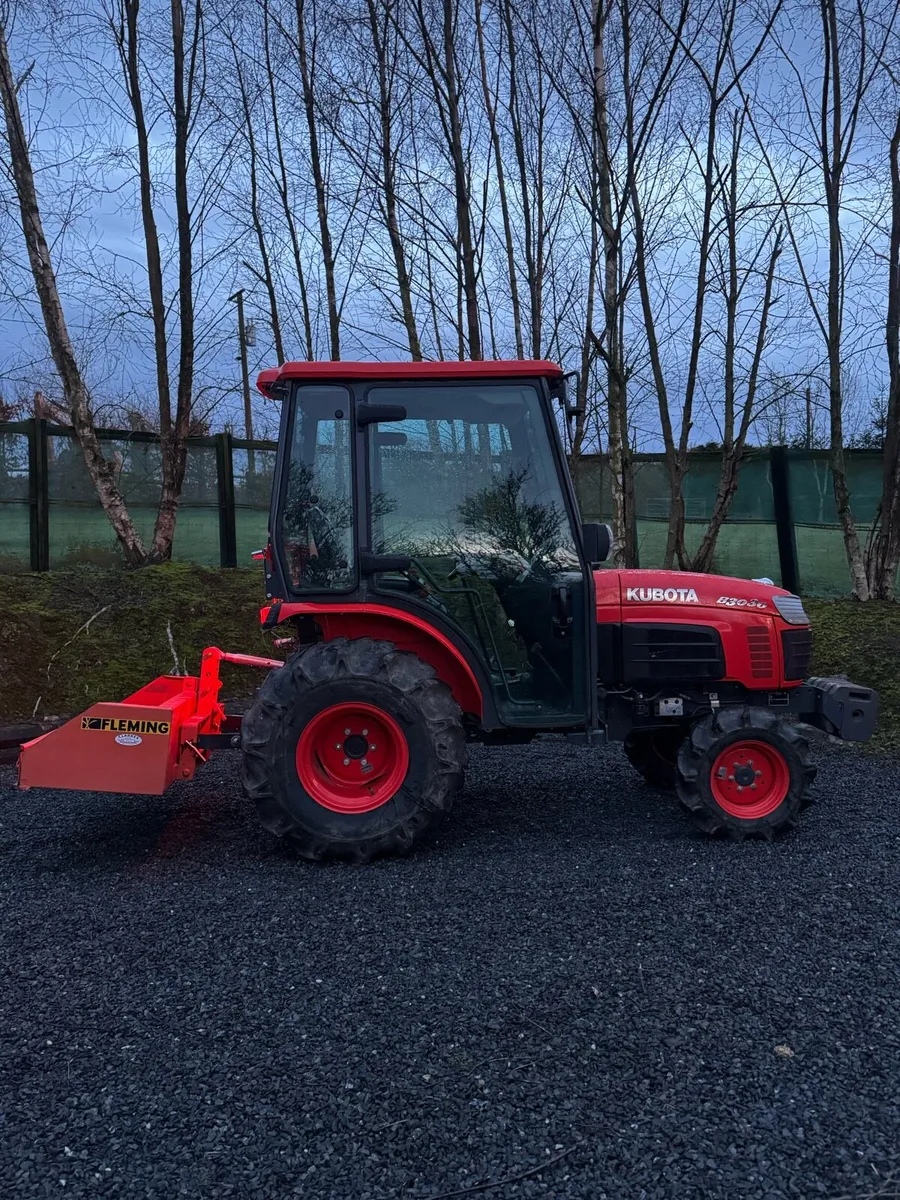 Kubota B3030 compact tractor - Image 3
