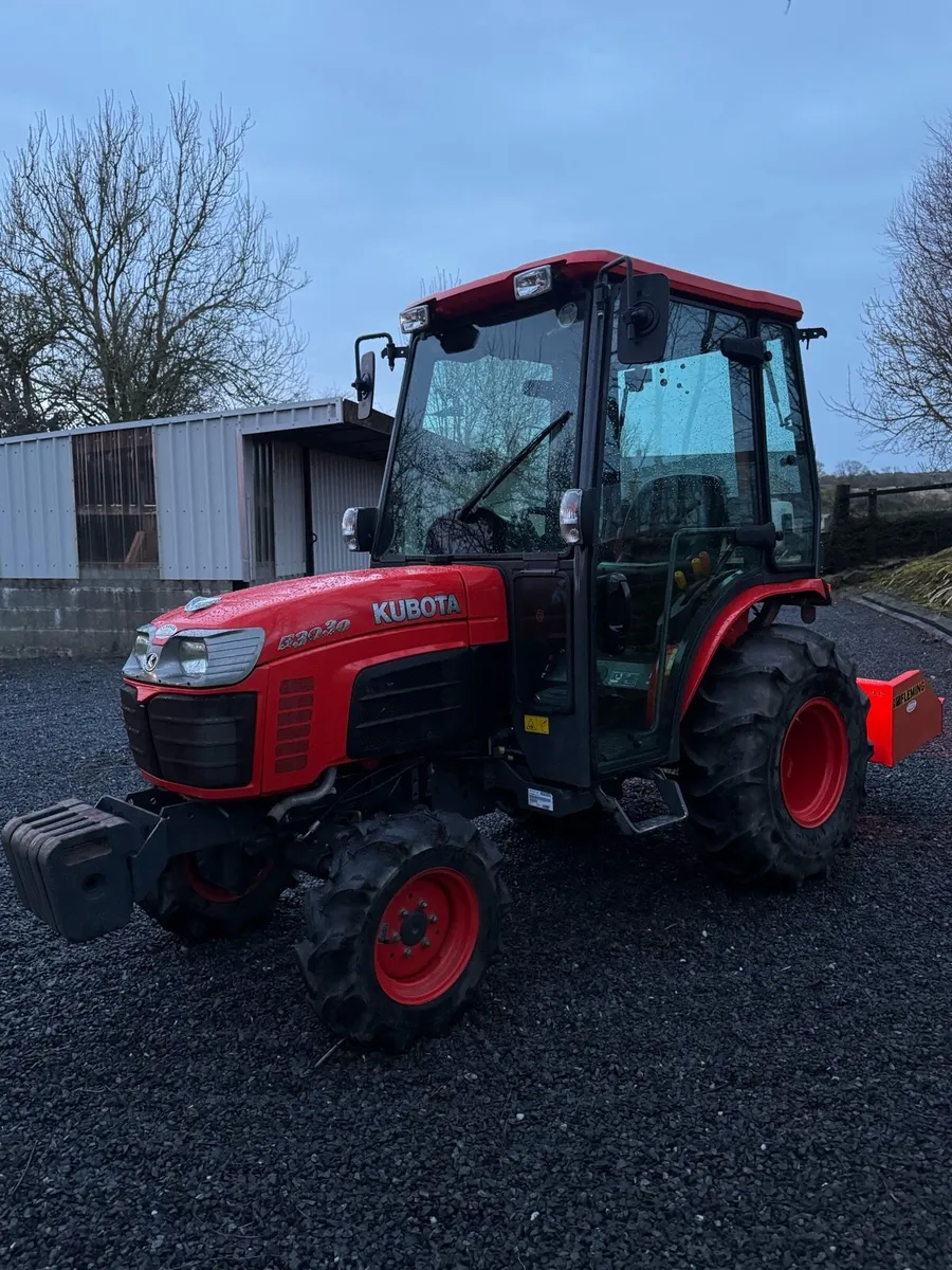 Kubota B3030 compact tractor - Image 1