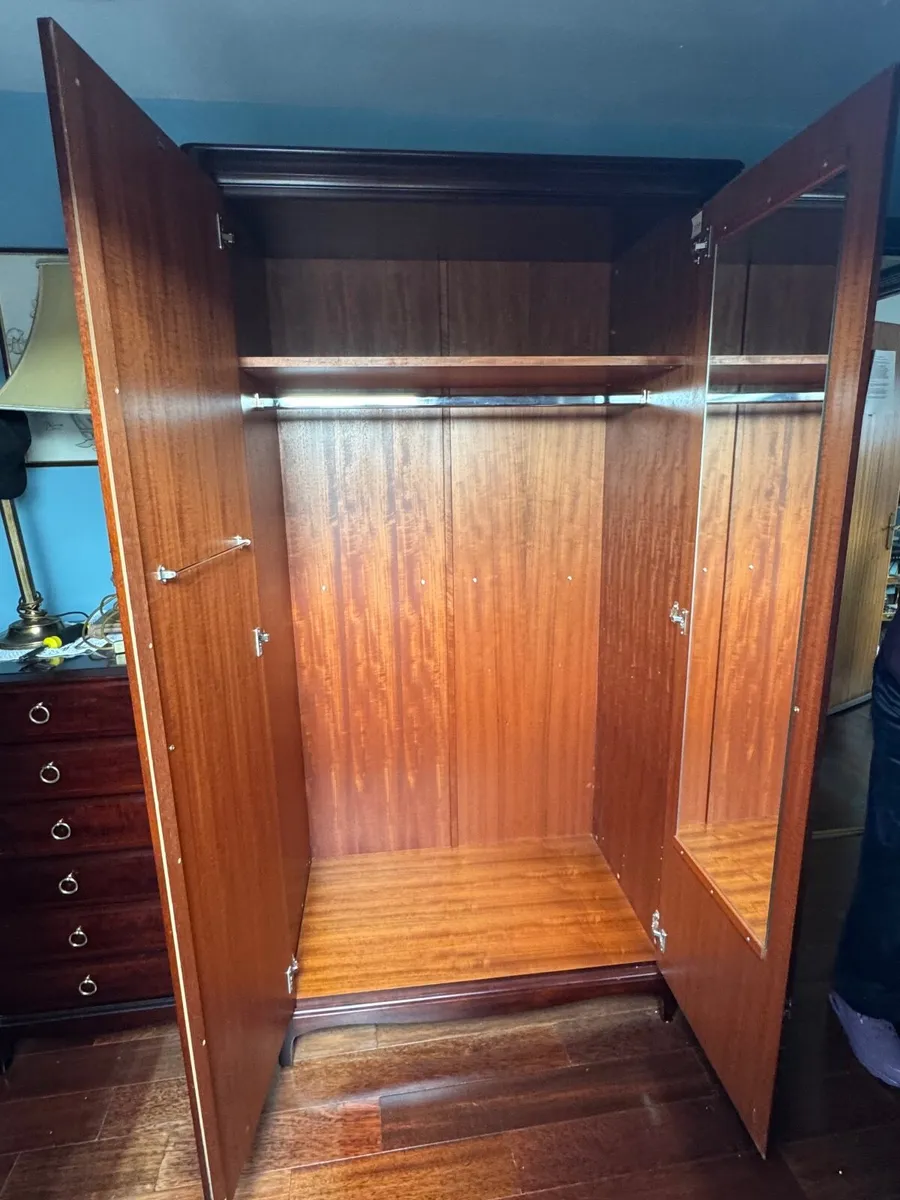 Stag Minstrel Bedroom Set - Image 3