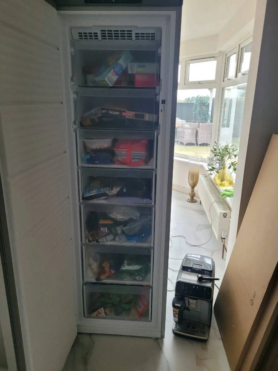 fridge and freezer - Image 4