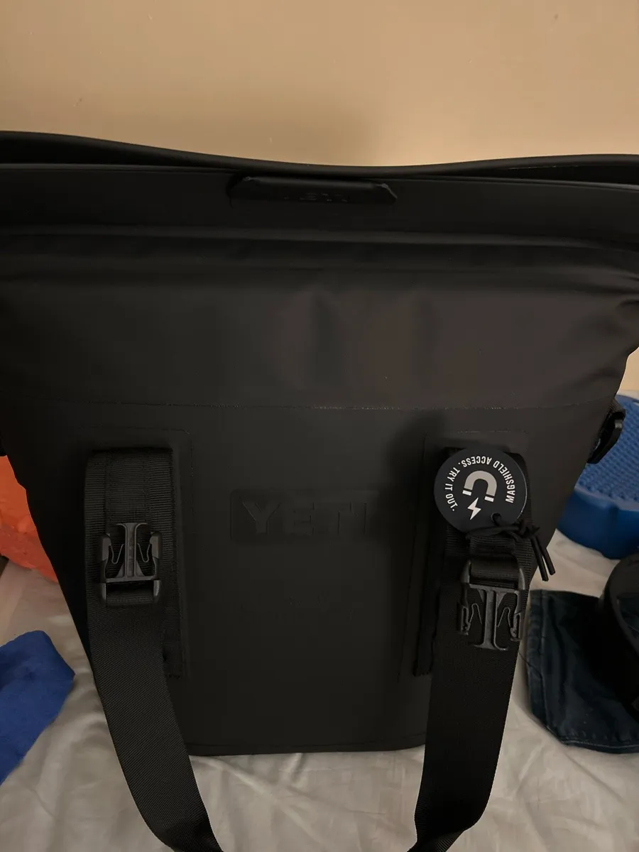 Yeti cooler bag - Image 1