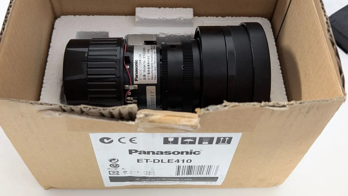 Panasonic ET-DLE410 Zoom Lens - Image 1