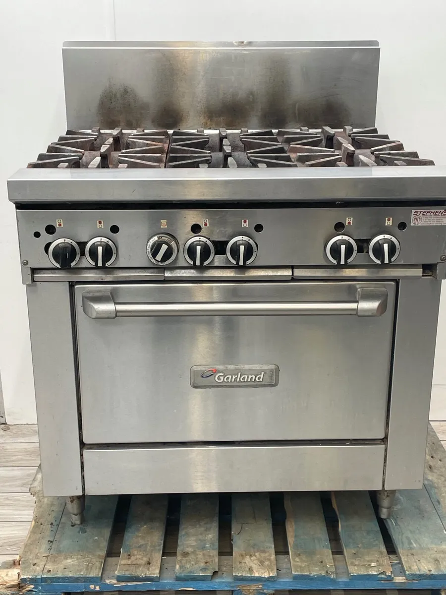 GARLAND RANGE OVEN 6 OPEN BURNER - Image 1