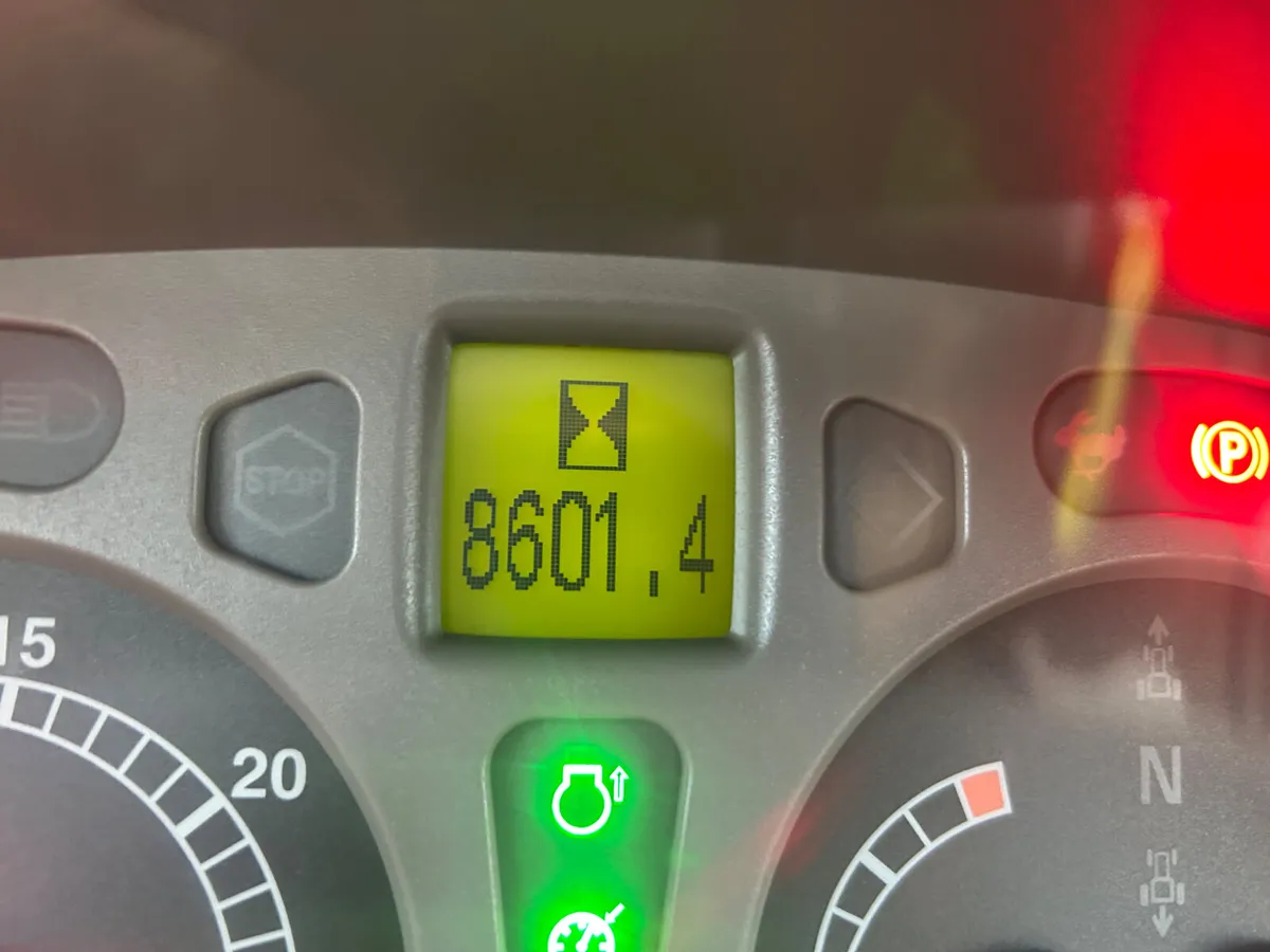 2014 Case Maxxum 125 with Loader - Image 4