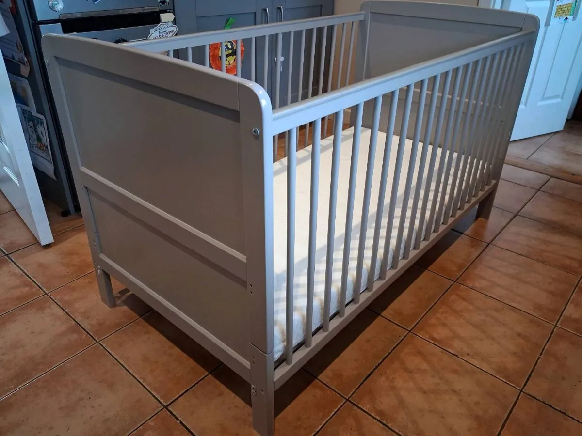 Baby Elegance Travis Cot Bed - Image 1