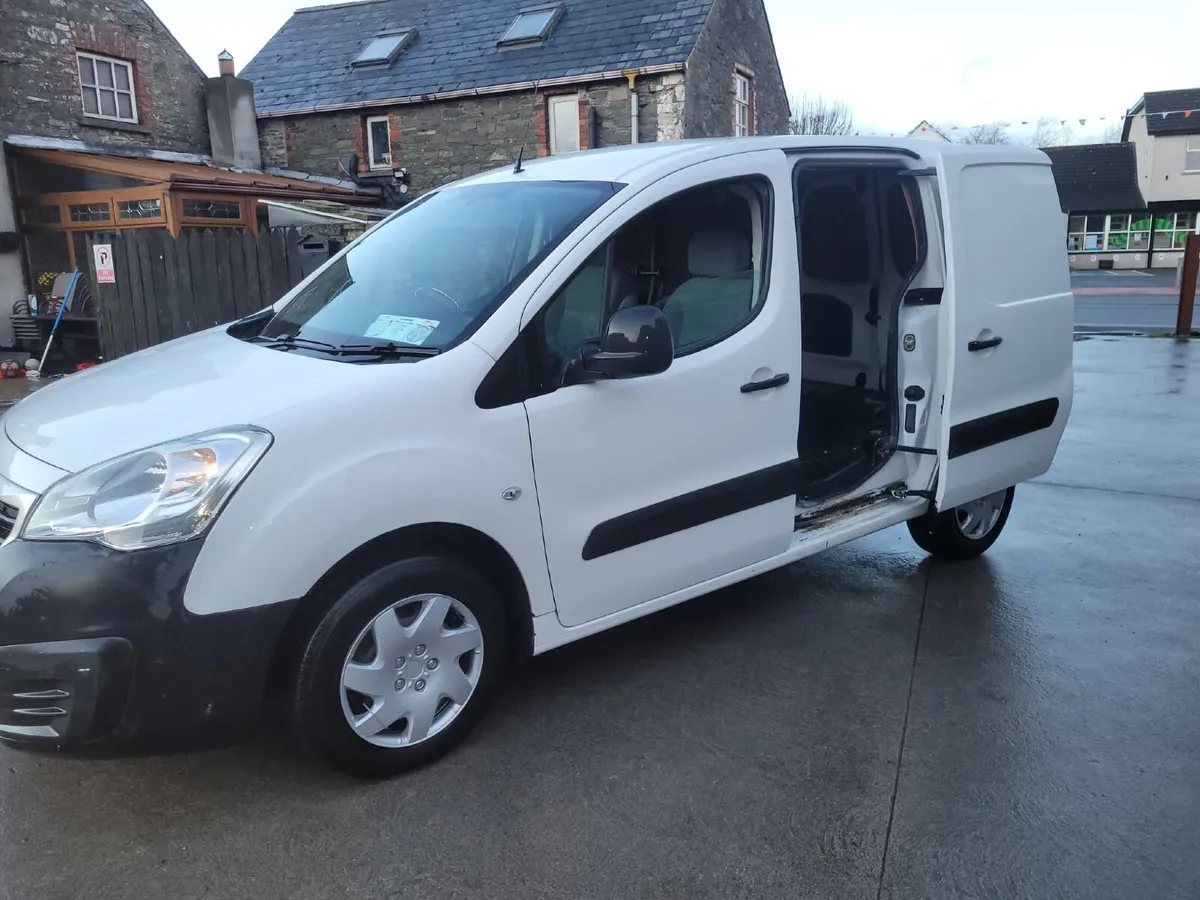 152 Peugeot Partner Tax 11-26 Test 09-26 - Image 3