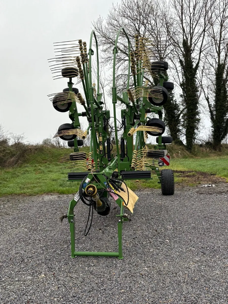 Krone 760 plus rake as new - Image 2