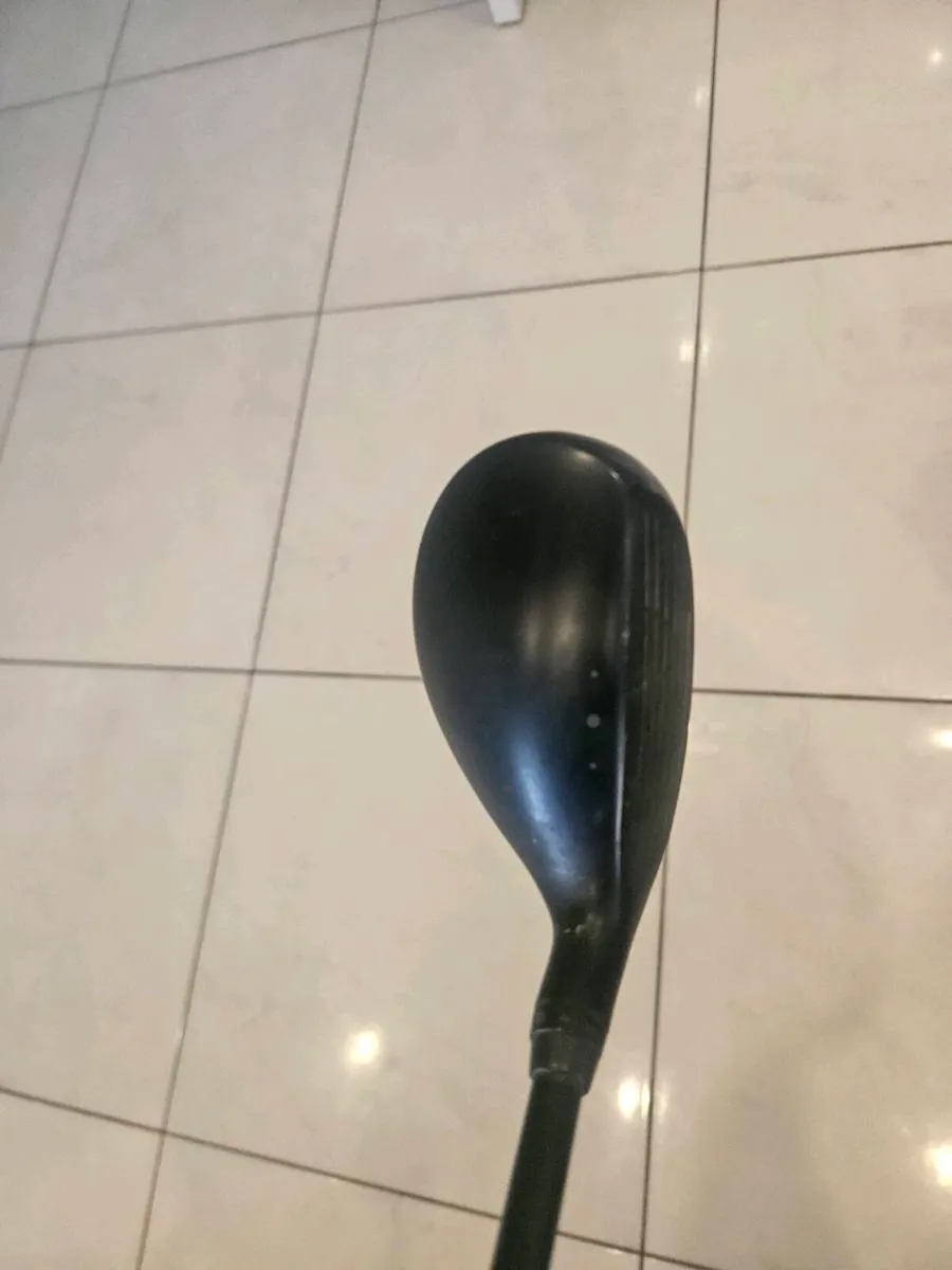 Left handed 19 degree ping g425 hybrids. - Image 3