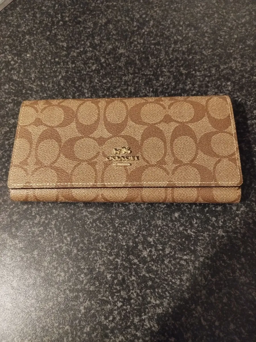COACH Signature Trifold Long Wallet - Image 1