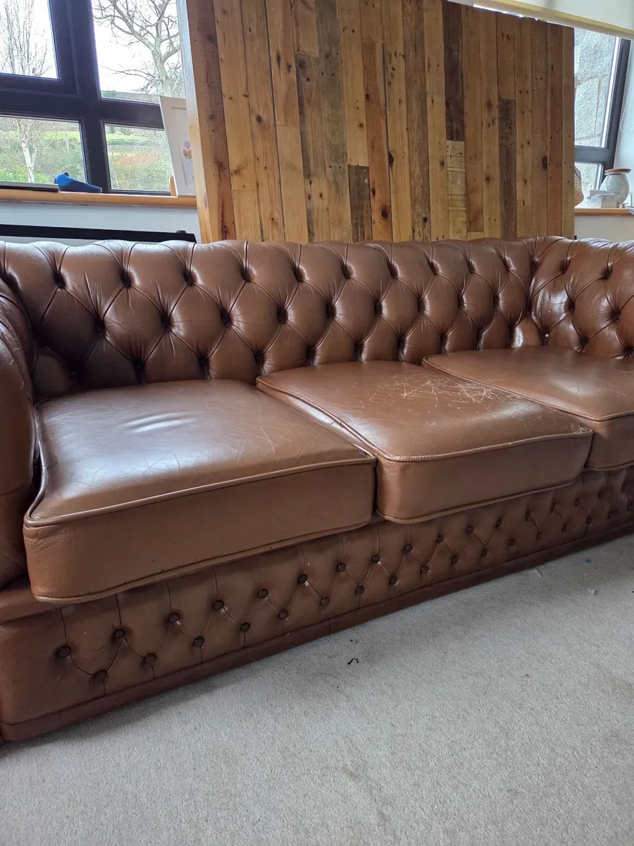 Chesterfield sofa - Image 2