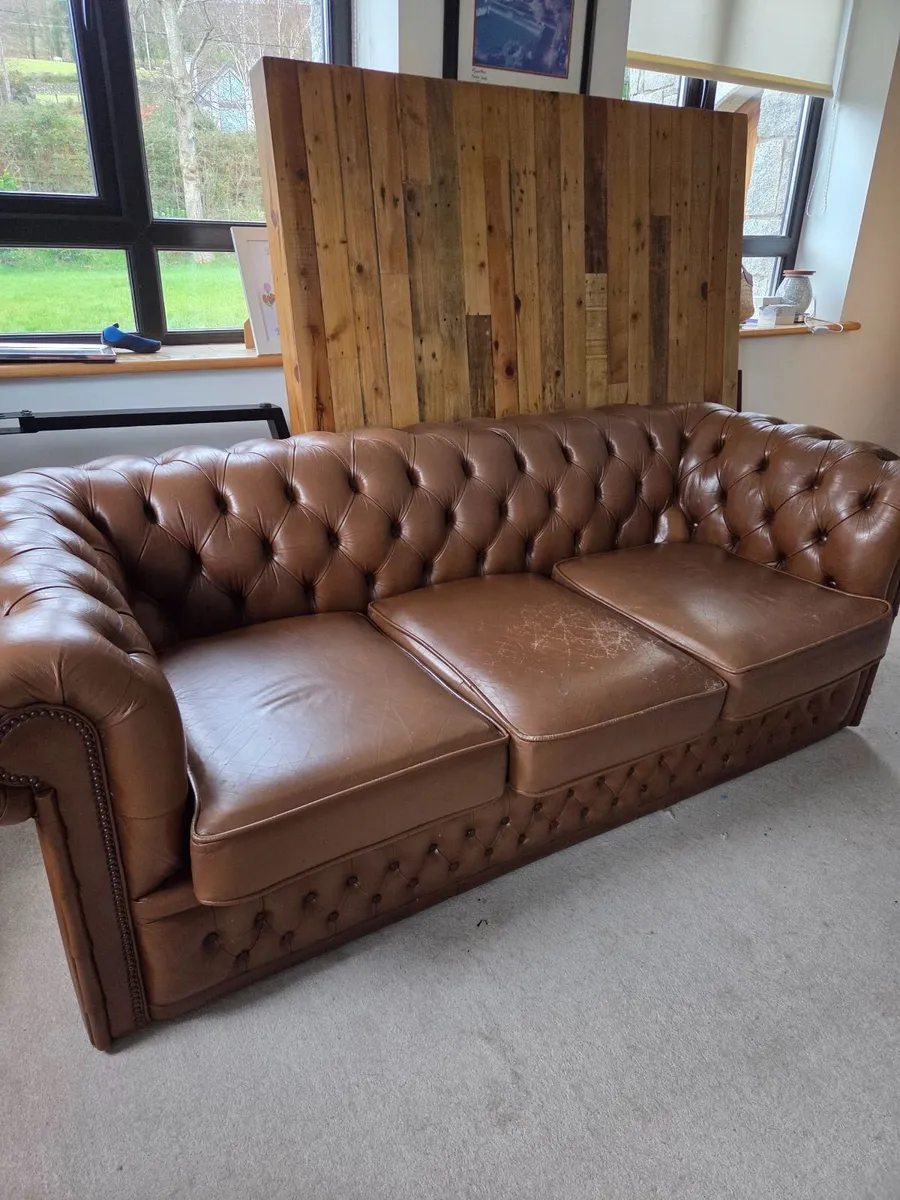 Chesterfield sofa - Image 3