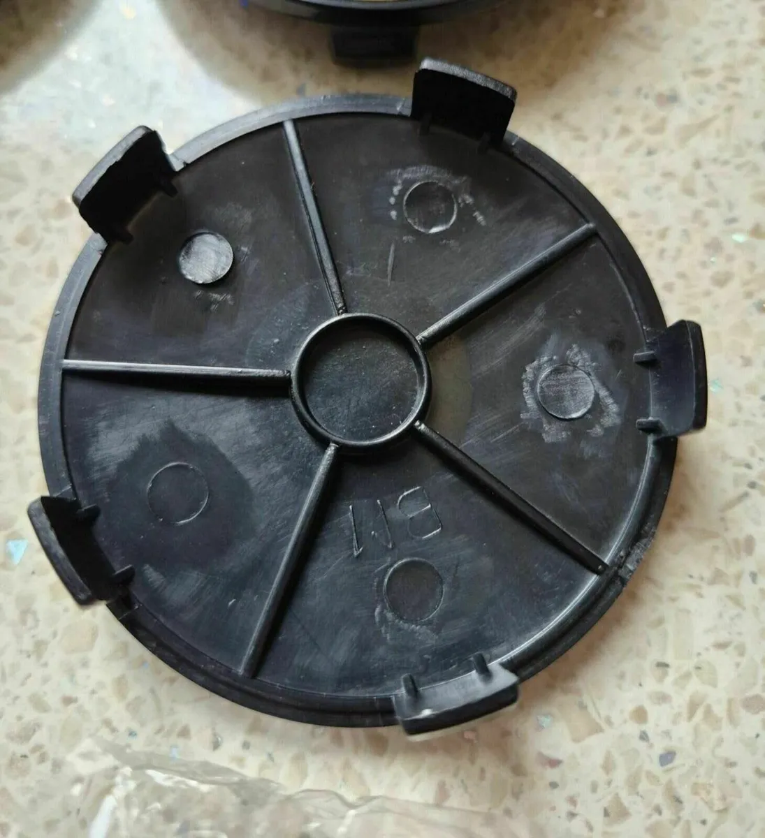 Carbon Fibre Centre Caps BMW - FREE POST - Image 3