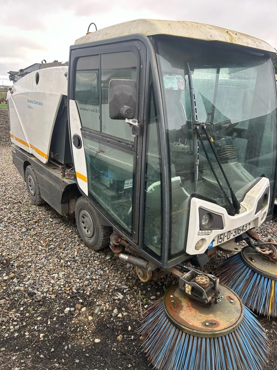 Road sweeper - Image 2