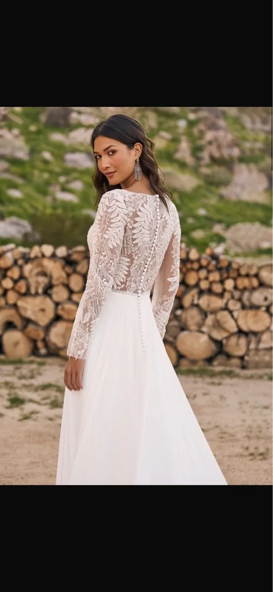 Wedding dress - Image 2