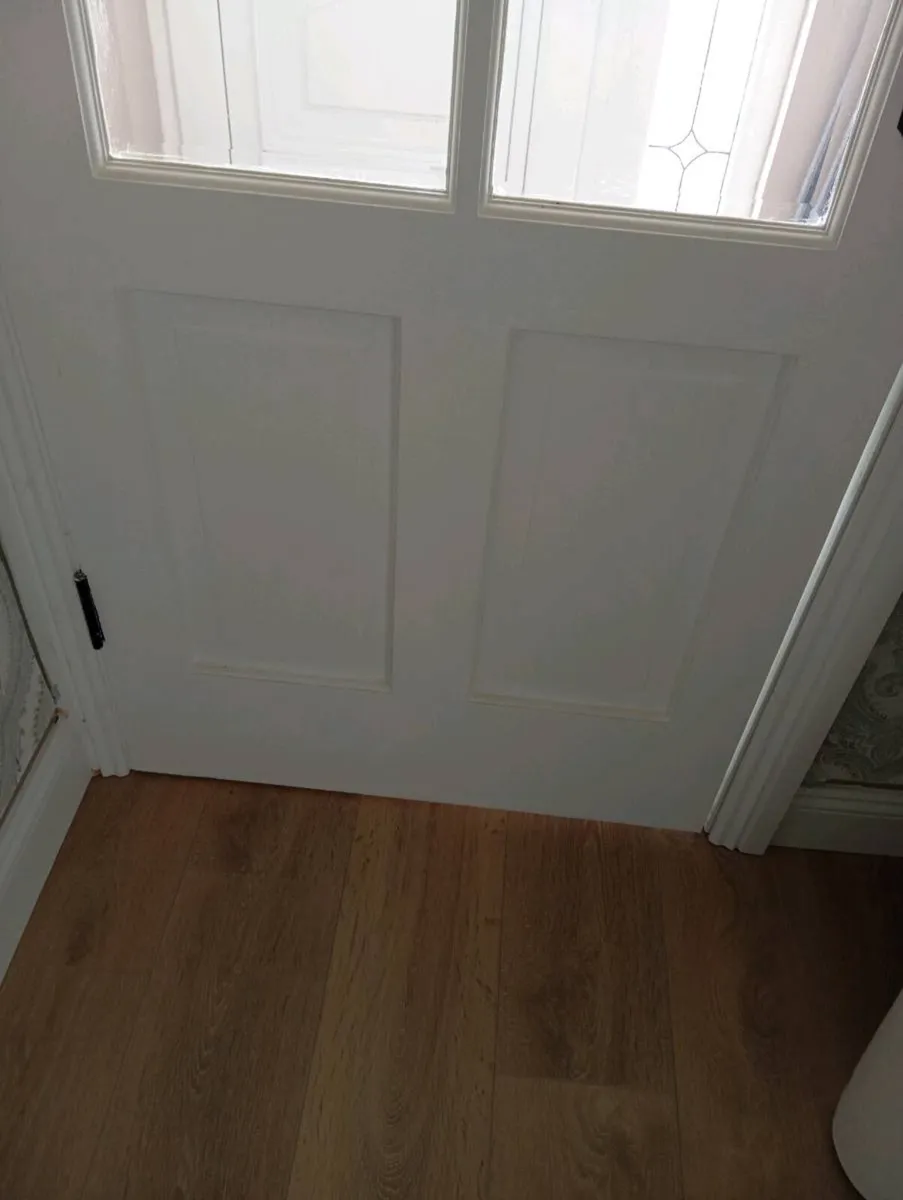 In side glass door - Image 2