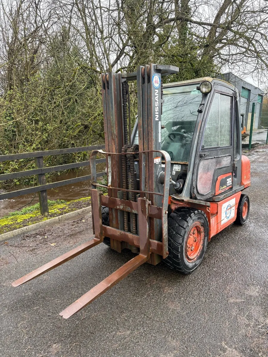 NISSAN 30 DIESEL FORKLIFT - Image 1