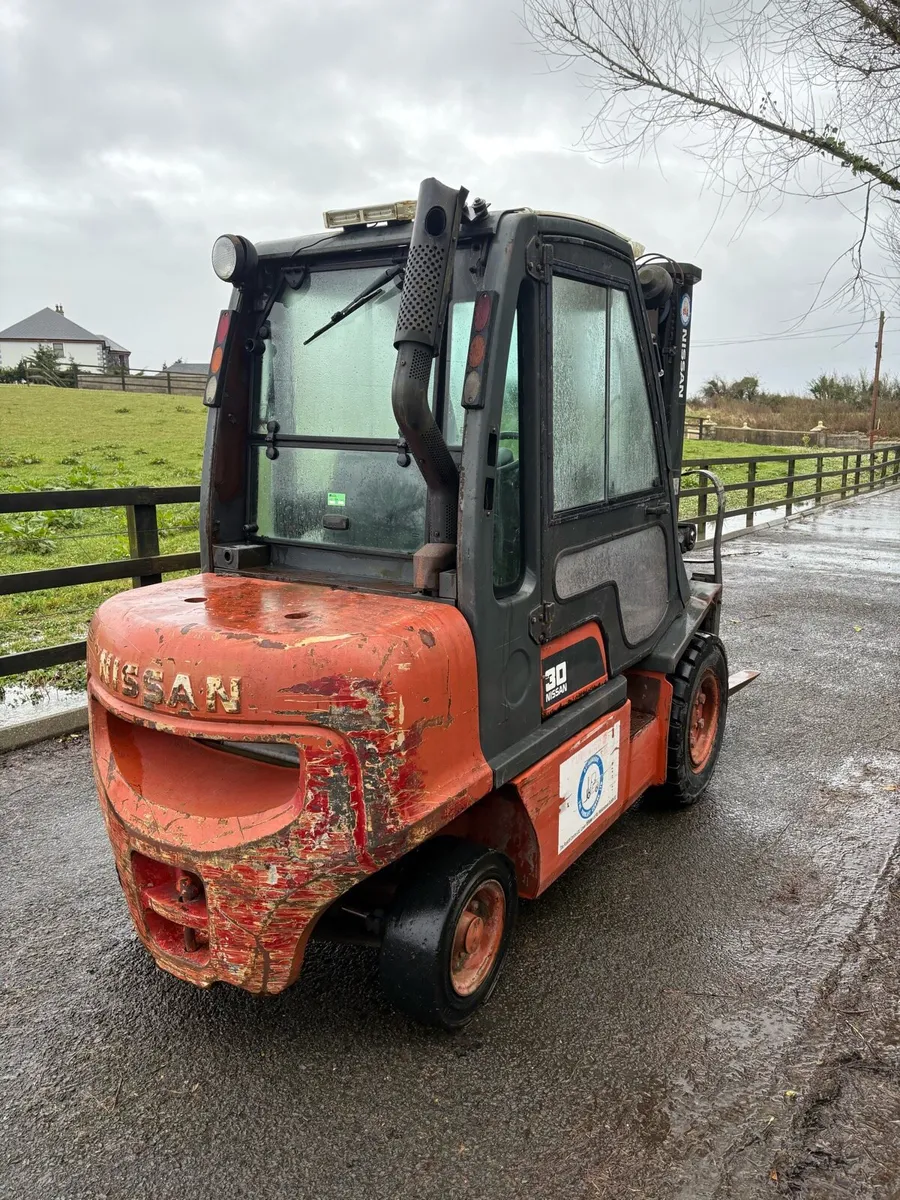 NISSAN 30 DIESEL FORKLIFT - Image 4