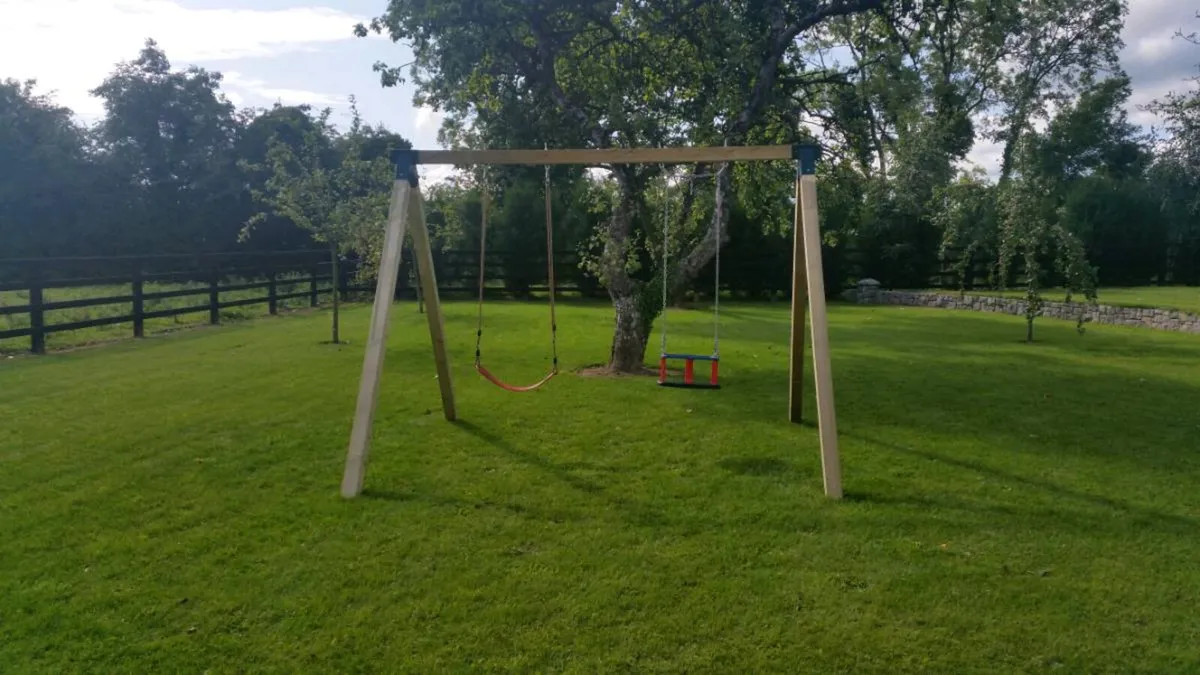 Kids swing sets - Image 3