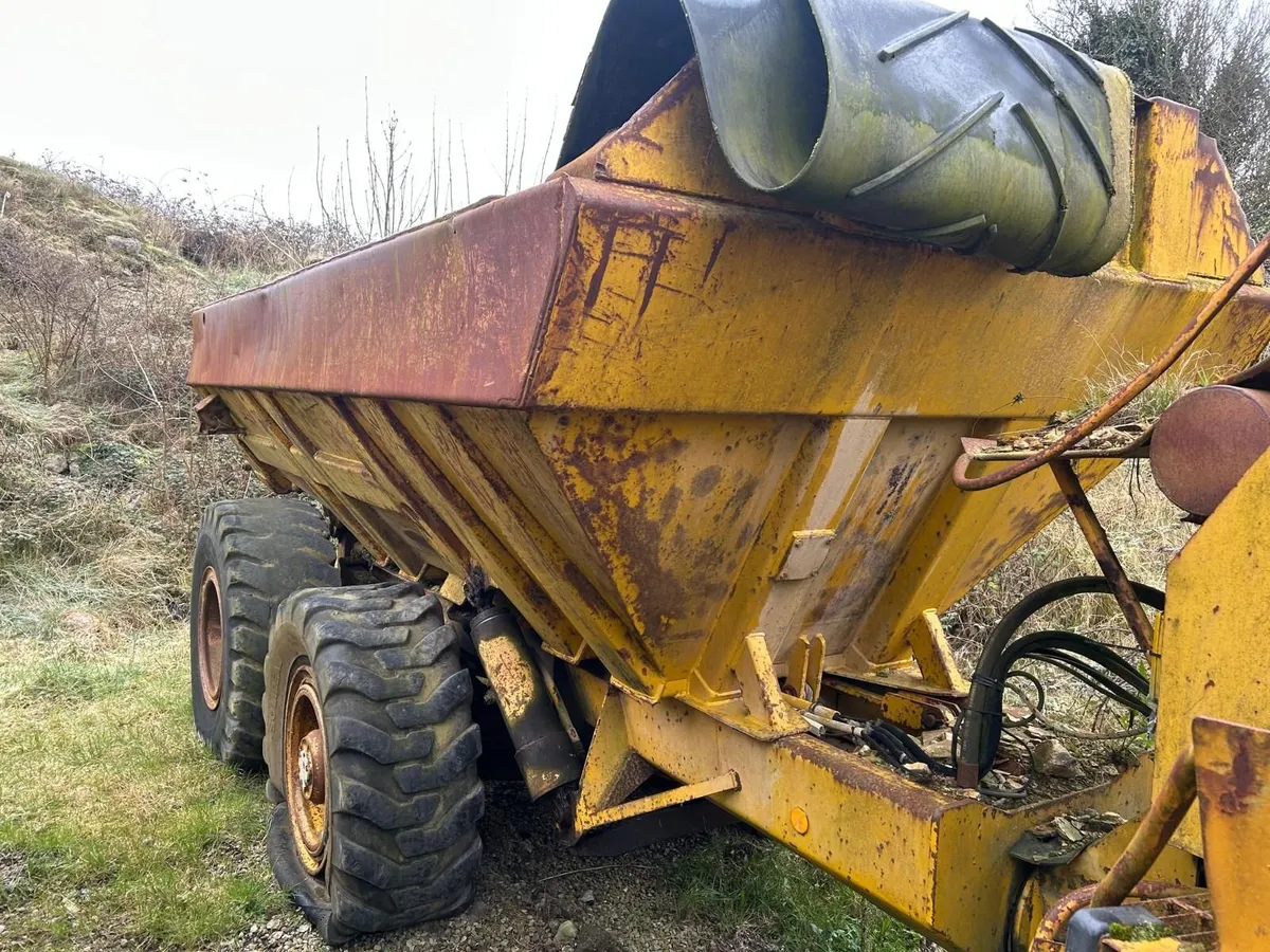 Volvo 861 Dumper Truck - Image 1
