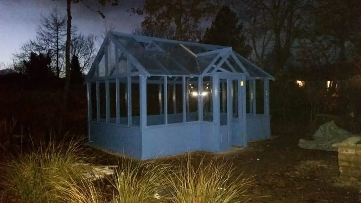 Wooden greenhouse - Image 2