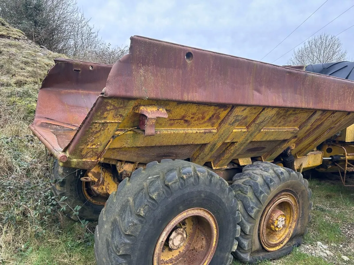 Volvo 861 Dumper Truck - Image 2