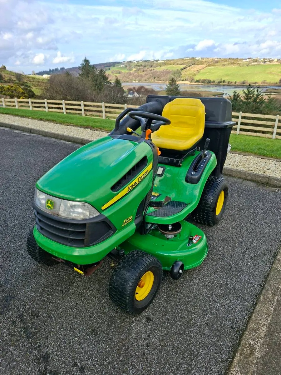John Deere ride on mower - Image 1