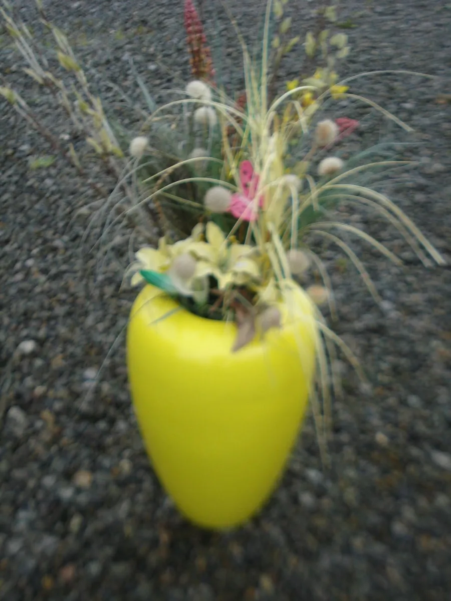 LARGE YELLOW GLAZED VASE WITH ARTIFICIAL FLOWERS. - Image 3